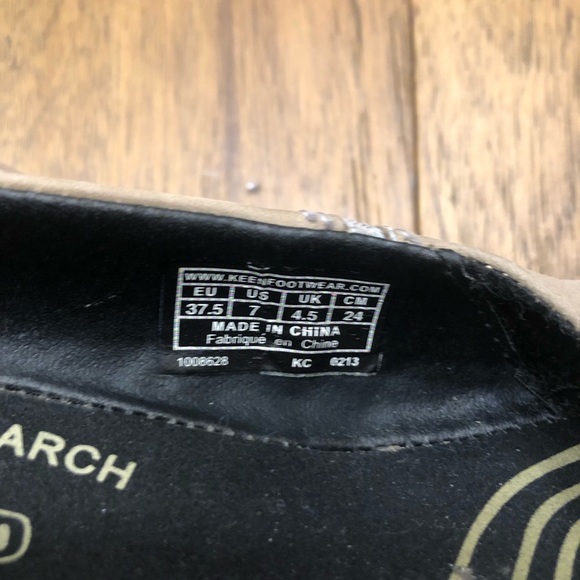 Keen size 7 leather slip on shoes flats contour arch - Picture 9 of 10